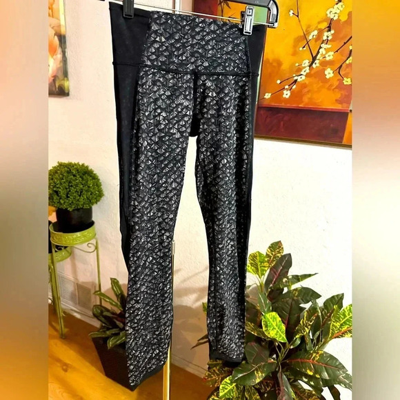 Lululemon Athletica leggings size 4 - Picture 1 of 8